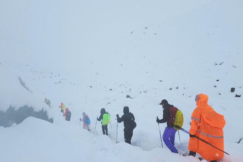 Cuộc giải cứu nghẹt thở của Trung Quốc tại đỉnh Everest