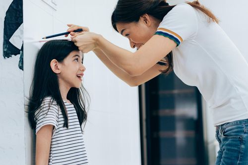 Cha mẹ thấp, cách nào để con cao?