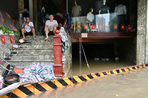 Ôtô bị ngập nước, ngâm nước - sửa chữa tốn kém thế nào?