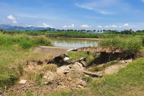Hàng trăm mét bờ sông sạt lở, Đà Nẵng công bố tình huống khẩn cấp về thiên tai