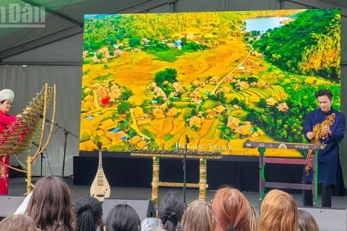 Âm nhạc truyền thống Việt Nam tỏa sáng tại Korean Expo 2025 ở Paris