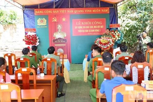 Công an tỉnh Lâm Đồng xây dựng 49 căn nhà cho hộ nghèo vùng dân tộc thiểu số