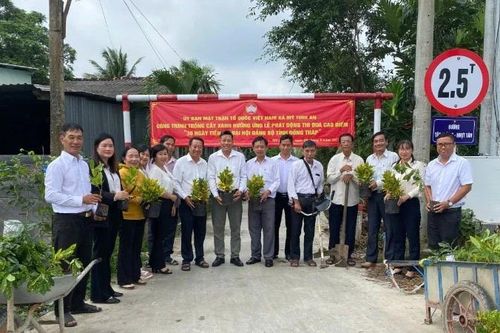 Gắn kết cộng đồng, chung tay xây dựng quê hương