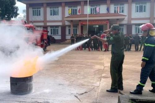 Công an xã Đắk Song phối hợp tổ chức các hoạt động hưởng ứng Ngày toàn dân phòng cháy, chữa cháy