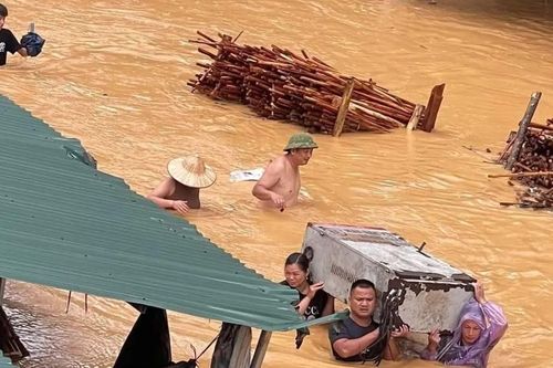 Sau bão, 7 người chết và mất tích, hơn 4.800 nhà ngập nước