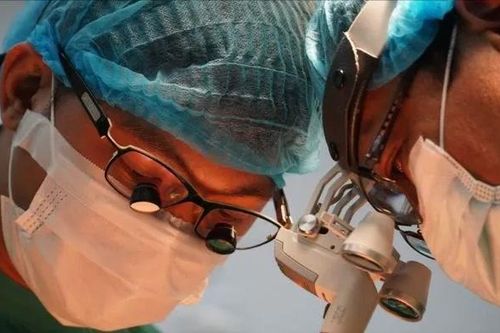 Bị áp xe vú sau khi tiêm chất làm đầy