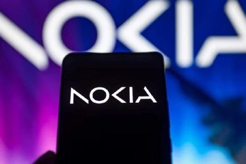 Nokia sụp đổ vì 'nội gián' Microsoft hay tự đánh mất mình?