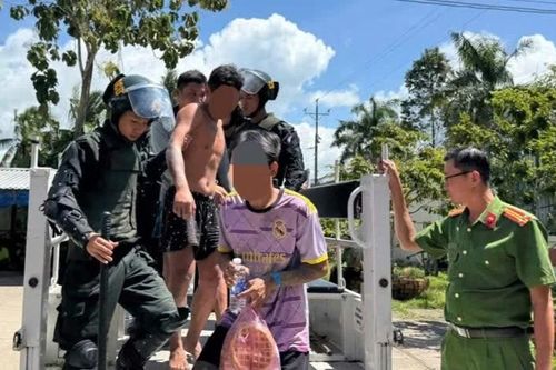 Tạm giữ 9 đối tượng cầm đầu vụ hơn 300 học viên cai nghiện bỏ trốn ở An Giang