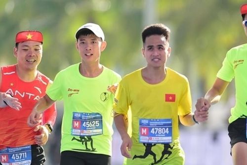 Chàng trai khiếm thị cháy hết mình trên đường đua tốc độ