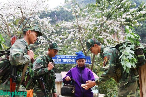 Phát huy vai trò người cao tuổi trong bảo vệ chủ quyền biên giới ở Điện Biên