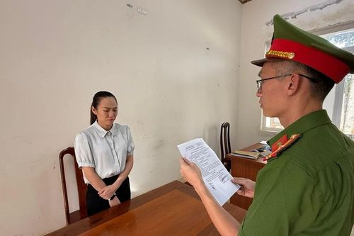 Nữ tài xế lái ô tô tông chủ tịch xã tử vong khai 'không nhớ đã uống bao nhiêu bia'