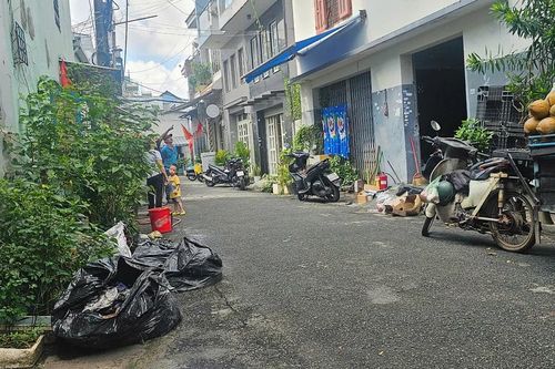 Cháy nhà trong đêm, hàng xóm phá cửa cứu hai mẹ con