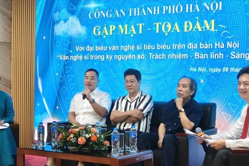 'Văn hóa là nền tảng tinh thần, là sức mạnh mềm bảo vệ sự bình yên của Thủ đô'
