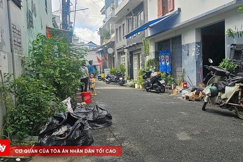 Cháy nhà lúc rạng sáng, 2 mẹ con thoát chết
