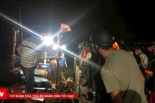 Va chạm giữa tàu vận tải và tàu cá trên biển Thuận An, 4 ngư dân gặp nạn