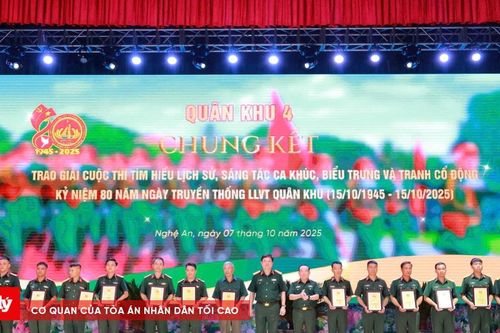 Trao giải các cuộc thi chào mừng kỷ niệm 80 năm Ngày truyền thống Lực lượng vũ trang Quân khu 4 (15/10/1945 - 15/10/2025)