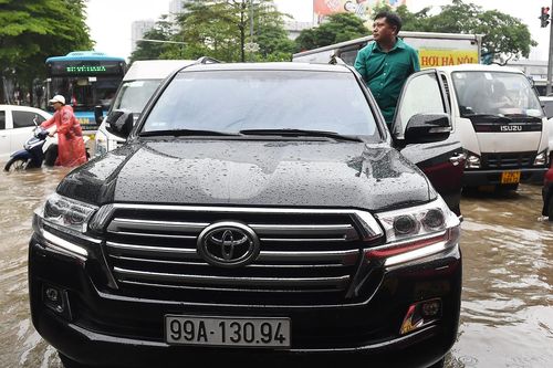 Cập nhật 122 điểm ngập, 29 điểm phương tiện không thể lưu thông tại Hà Nội
