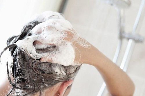 Thu hồi ngay 3 loại dầu gội đầu, dung dịch vệ sinh là hàng giả