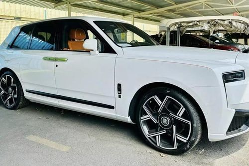Rolls-Royce Cullinan bản đặc biệt vừa về Việt Nam, giá lăn bánh gần 50 tỷ đồng