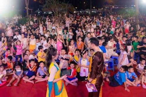 Sắc màu trung thu trong khu đô thị hiện đại