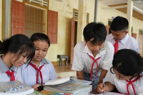Nỗi niềm học sinh vùng lũ