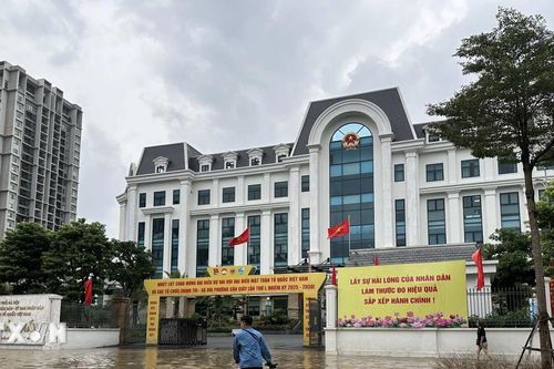 Nhiều tuyến đường tại Thủ đô Hà Nội vẫn ngập sâu