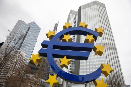 Cơ hội vàng cho đồng euro: Châu Âu thách thức quyền lực đồng USD