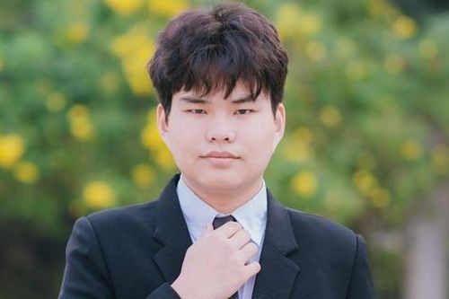 Từ chối 3 suất học bổng Mỹ, nam sinh trường 'làng' quyết tâm chọn học tại Việt Nam