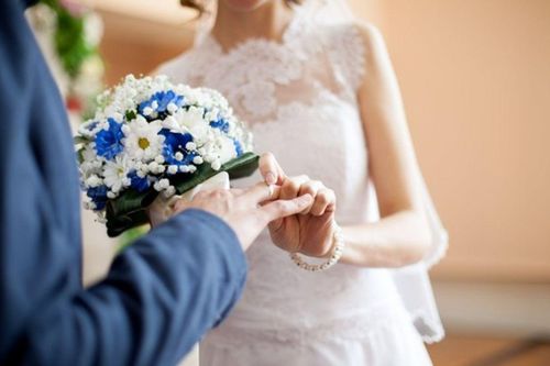 Nuôi con hơn 10 năm, người đàn ông gục ngã sau khi nhận kết quả ADN