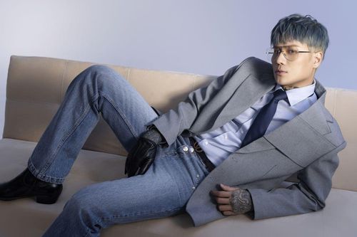 Hiện tượng Dickson 'lột xác' với hình ảnh mới
