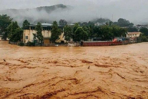 Bộ Nông nghiệp và Môi trường yêu cầu khẩn trương ứng phó lũ lớn