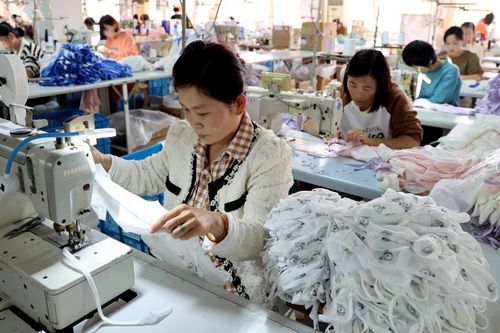 Gặp khó ở Mỹ, hàng dệt may Trung Quốc 'đổ bộ' thị trường châu Âu