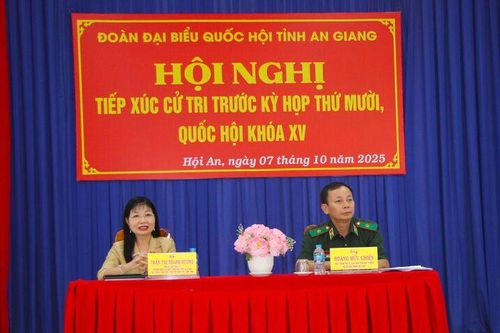 Đại biểu Quốc hội tiếp xúc cử tri trước Kỳ họp thứ 10