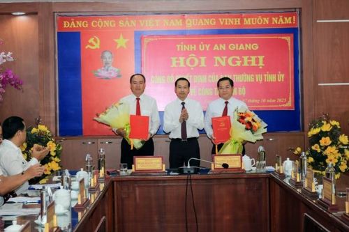 Công bố các quyết định của Ban Thường vụ Tỉnh ủy An Giang về công tác cán bộ