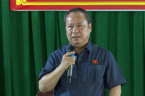 Trưởng đoàn Đại biểu Quốc hội tỉnh Gia Lai tiếp xúc cử tri xã Bàu Cạn