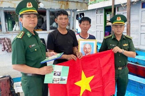 Quyết liệt xử lý nạn xung điện, xiếc máy trên đầm Đề Gi