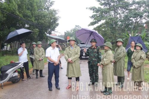 Lãnh đạo UBND tỉnh kiểm tra công tác ứng phó mưa lũ