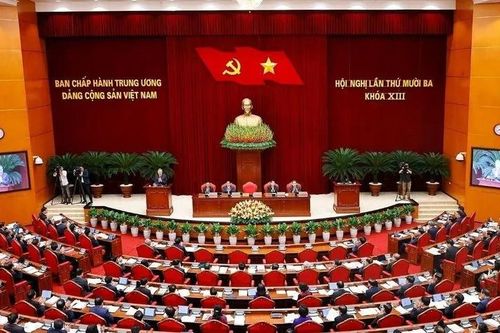 Thông cáo báo chí về ngày làm việc thứ hai Hội nghị Trung ương 13