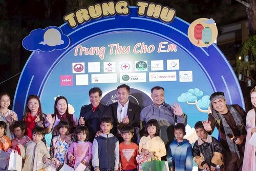 Ấm áp tình thương trong 'Đêm hội Trung thu cho em'