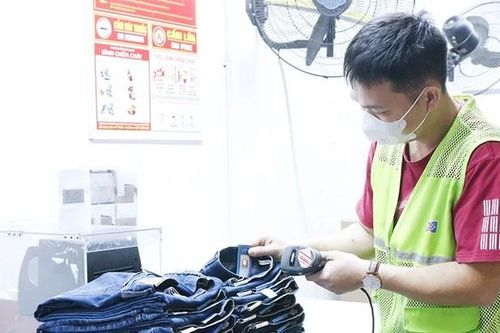 Phát triển sản xuất, khẳng định thương hiệu