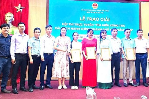 Trao giải tuần 1 hội thi trực tuyến tìm hiểu cải cách hành chính