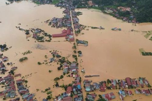 Quốc lộ 4A ngập dài 1km, giao thông Lạng Sơn - Cao Bằng tê liệt