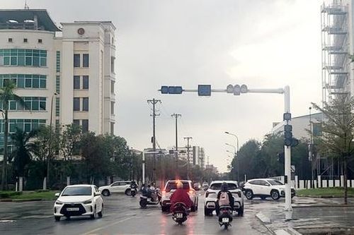 Đèn giao thông hư hàng loạt sau bão, Hà Tĩnh đang tìm đơn vị bảo trì