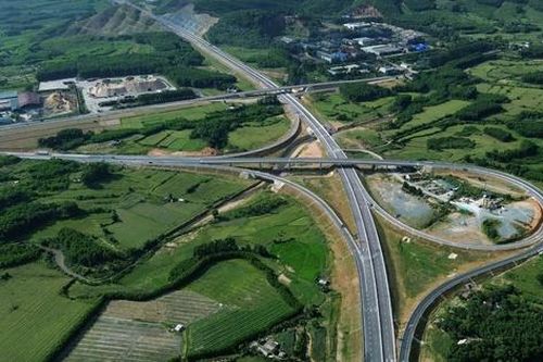 Phát triển hệ thống hạ tầng giao thông đồng bộ, tạo sức bật cho tăng trưởng kinh tế
