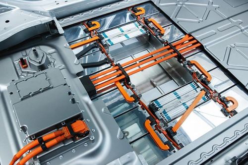Ô tô điện: Bảo dưỡng khác xe xăng ở đâu và tốn kém thế nào?