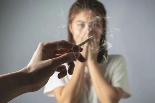 Nguy hại của việc hút thuốc lá với phụ nữ mang thai