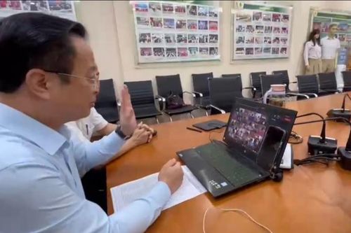 Lãnh đạo Hà Nội quan tâm, dự giờ học trực tuyến với học sinh ngày mưa bão
