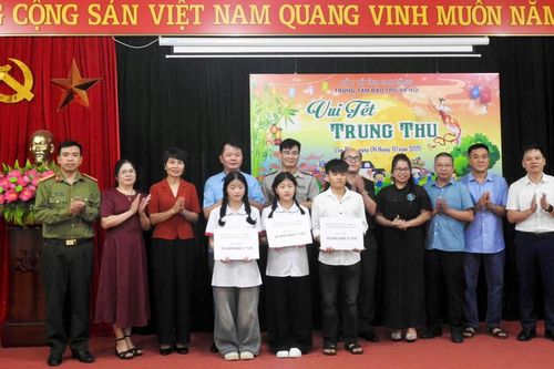 Chương trình 'Vui Tết Trung thu' tại Trung tâm Bảo trợ xã hội tỉnh