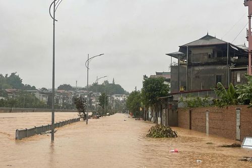 Mưa kéo dài nặng hạt, lũ đang quay trở lại