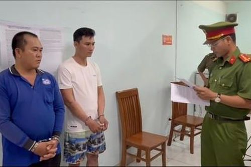Công an TPHCM triệt phá xưởng sản xuất nước đóng chai giả các thương hiệu nổi tiếng